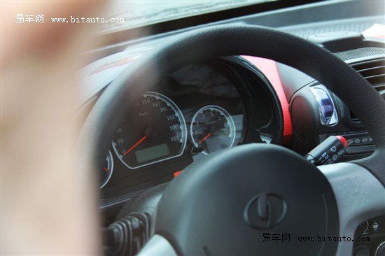电动版小贵族和普通版小贵族最大的区别就是仪表盘,电动版高清图片