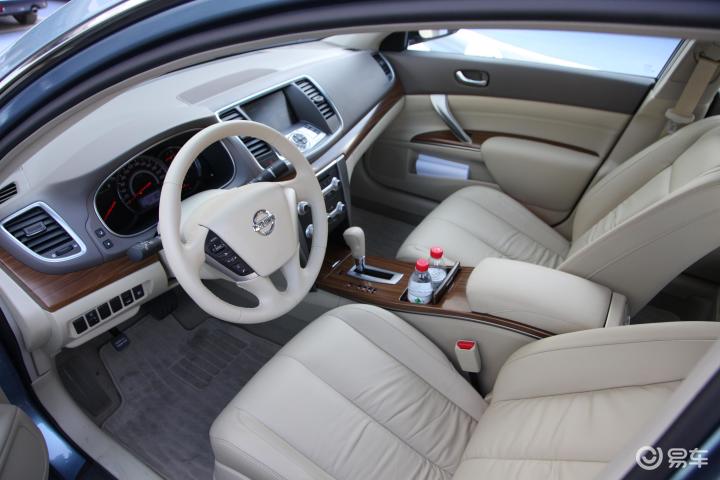 【天籁 2.0l xl-navi 智尚版2011款天籁内饰图片