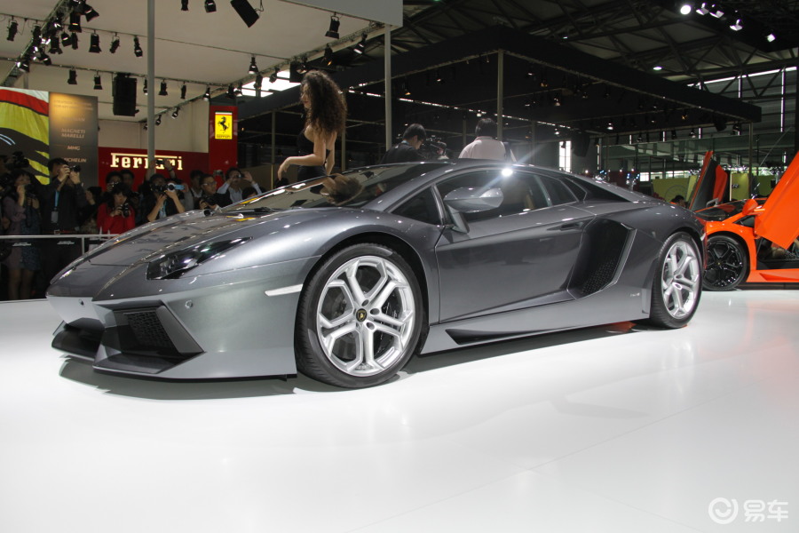 兰博基尼AVENTADOR车展