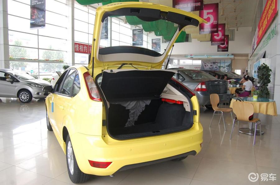 【福克斯两厢2011款1.8自动时尚型外观汽车图