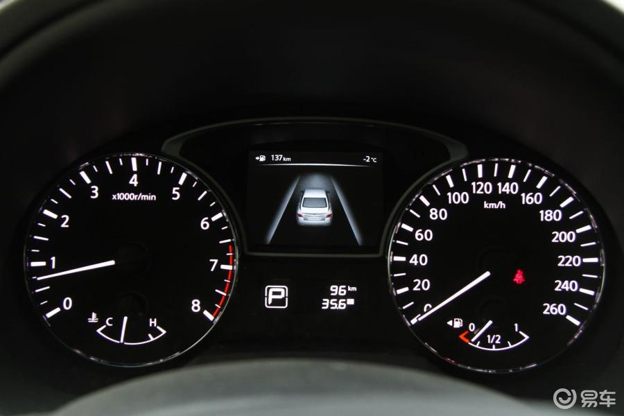 【新天籁2013款2.5XL-NAVI 豪华版仪表盘背光