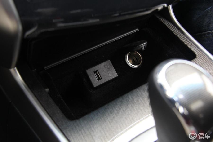 【新天籁2013款2.5xl navi-tech 智享版usb接口汽车