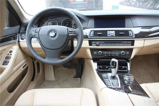 【图文】紧跟时代步伐 评测宝马2013款525Li