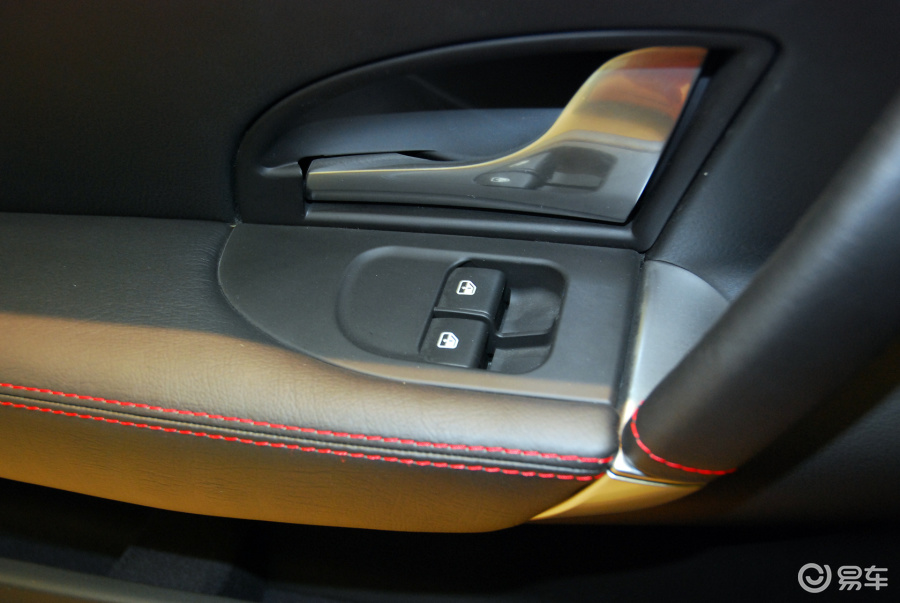 【玛莎拉蒂gt2013款4.7l sport automatic车窗升降键