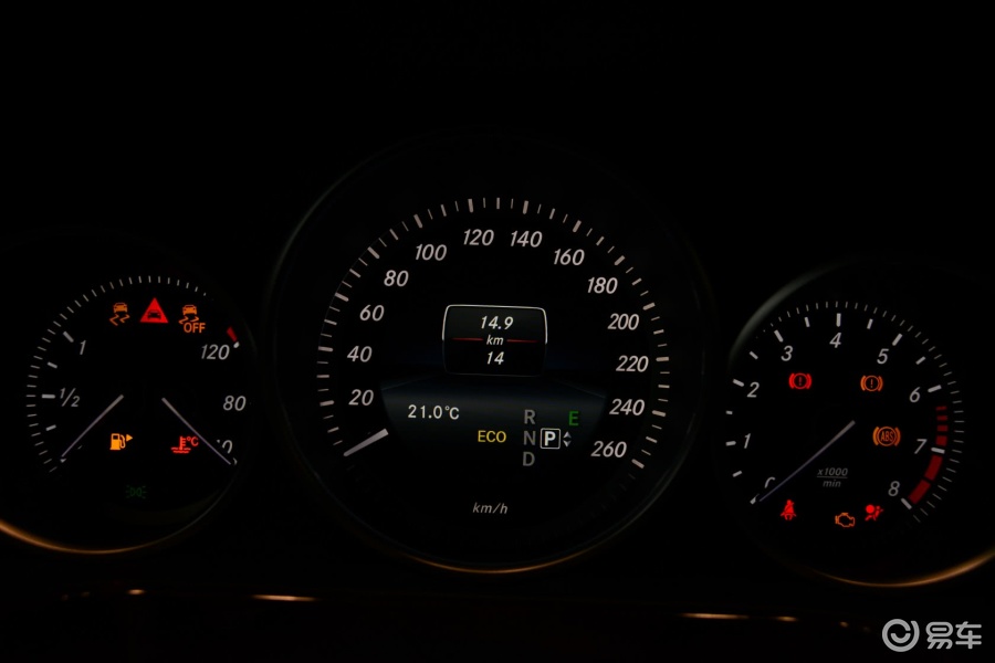 【奔驰e级2014款e260l 豪华型仪表盘背光显示汽车图片