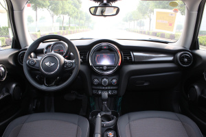 MINI 3-DOOR完整内饰（中间位置）