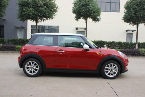 MINI 3-DOOR正侧（车头向右）