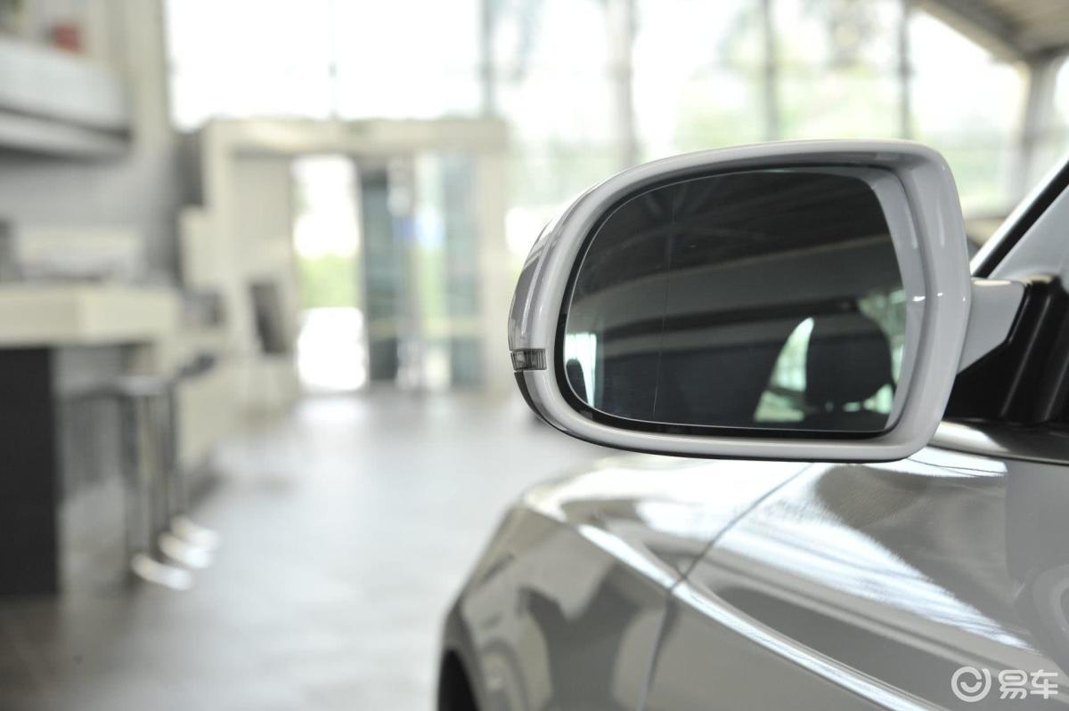 【奥迪a52013款cabriolet 40tfsi quattro后视镜镜面(后)汽车图片