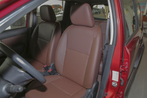 骊威驾驶员座椅