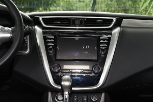 楼兰中控台正面