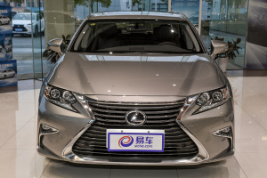 雷克萨斯ES正车头