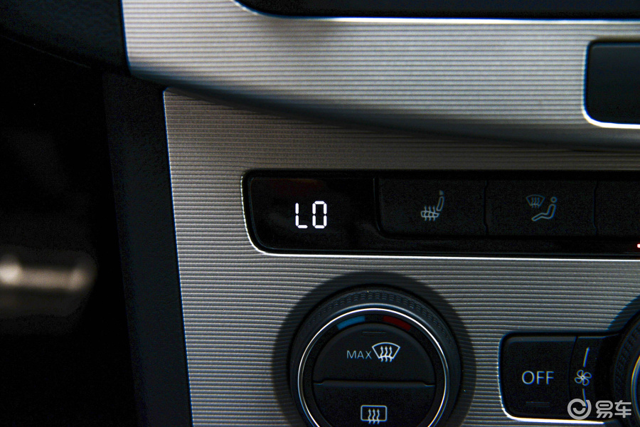 【迈腾2016款2.0T 手自一体 旗舰型内饰汽车图