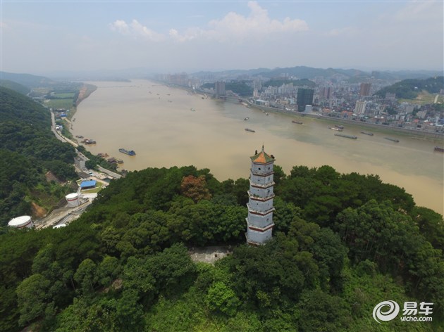 带上无人机去旅行 自驾博瑞游广西梧州