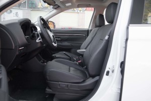 欧蓝德前排空间