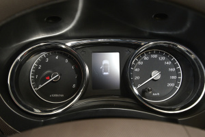 五菱宏光S1仪表 