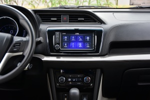 启辰M50V中控台正面