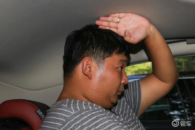 空间 后排头部空间体验