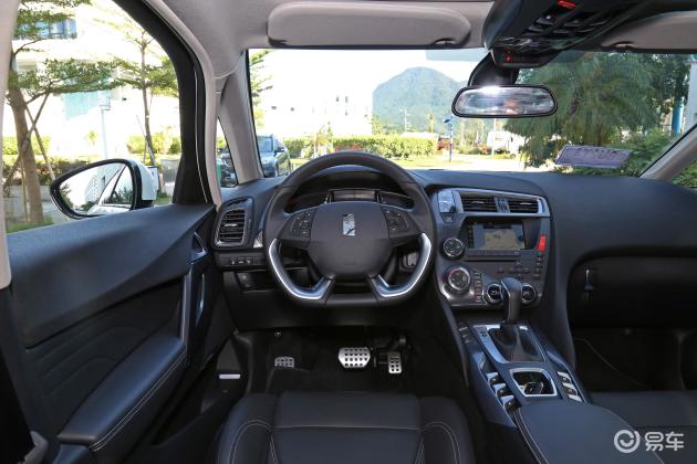 内饰 驾驶位区域