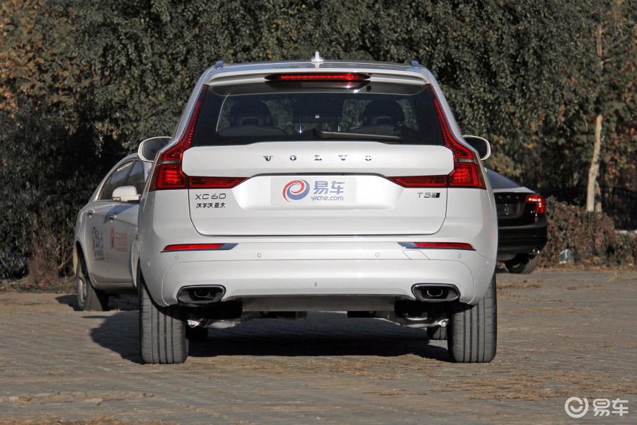 【沃尔沃XC602018款T5 基本版正后水平汽车
