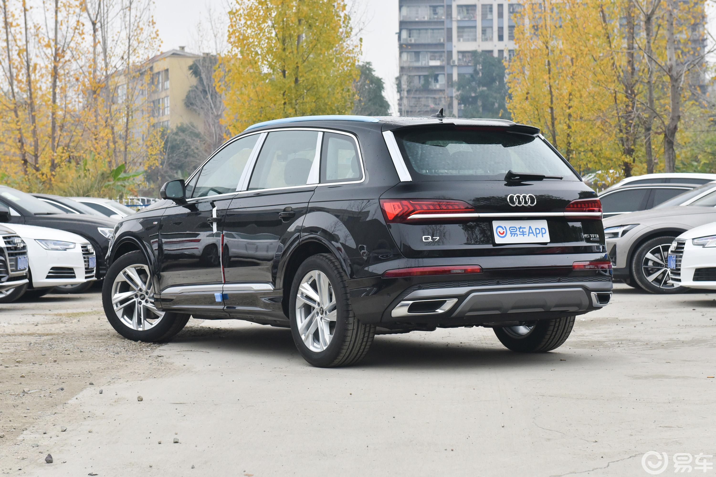 奥迪Q745 TFSI quattro S line运动型侧后45度车头向左水平图片 汽车图片大全 易车