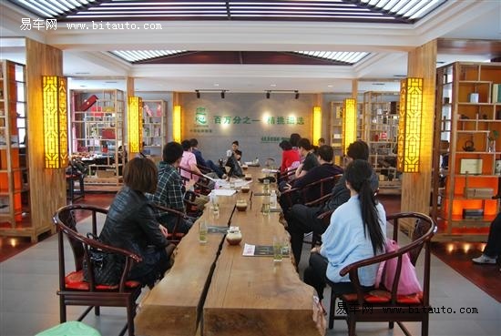 【图文】万家雅迪奥迪定心巴南银针春季采茶