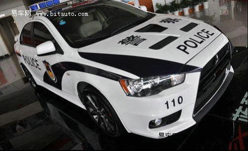 三菱翼神警车版 亮相东南三菱4s店