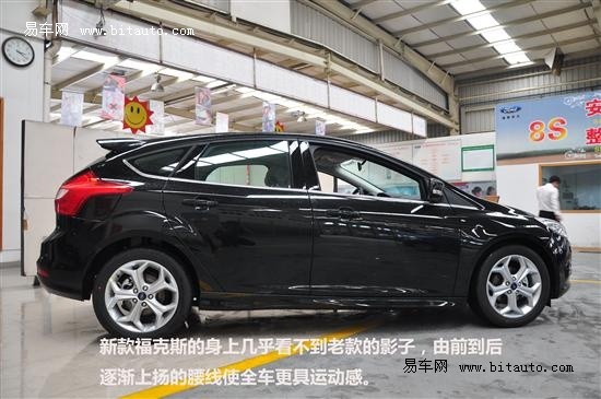 【图文】实拍2012款福克斯两厢2.0l豪华运动型