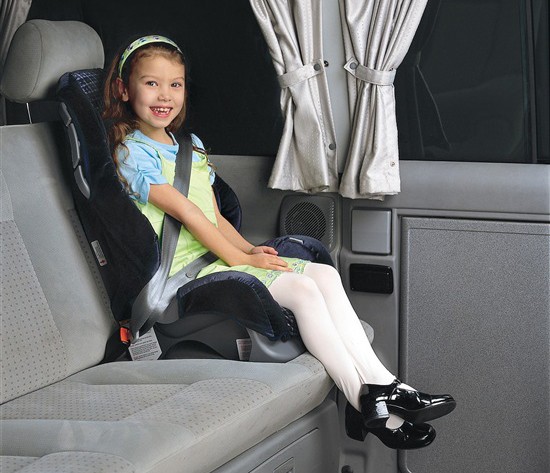 身高135厘米或体重36公斤以下(大约12岁)的,坐车一定要选择乘坐儿童