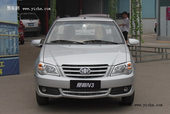 2012款夏利n3三厢到店实拍