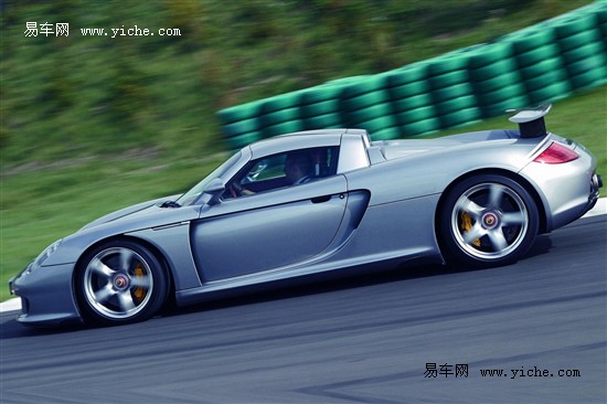 【法拉利f70效果图 百公里加速2.5秒_北京忠驰