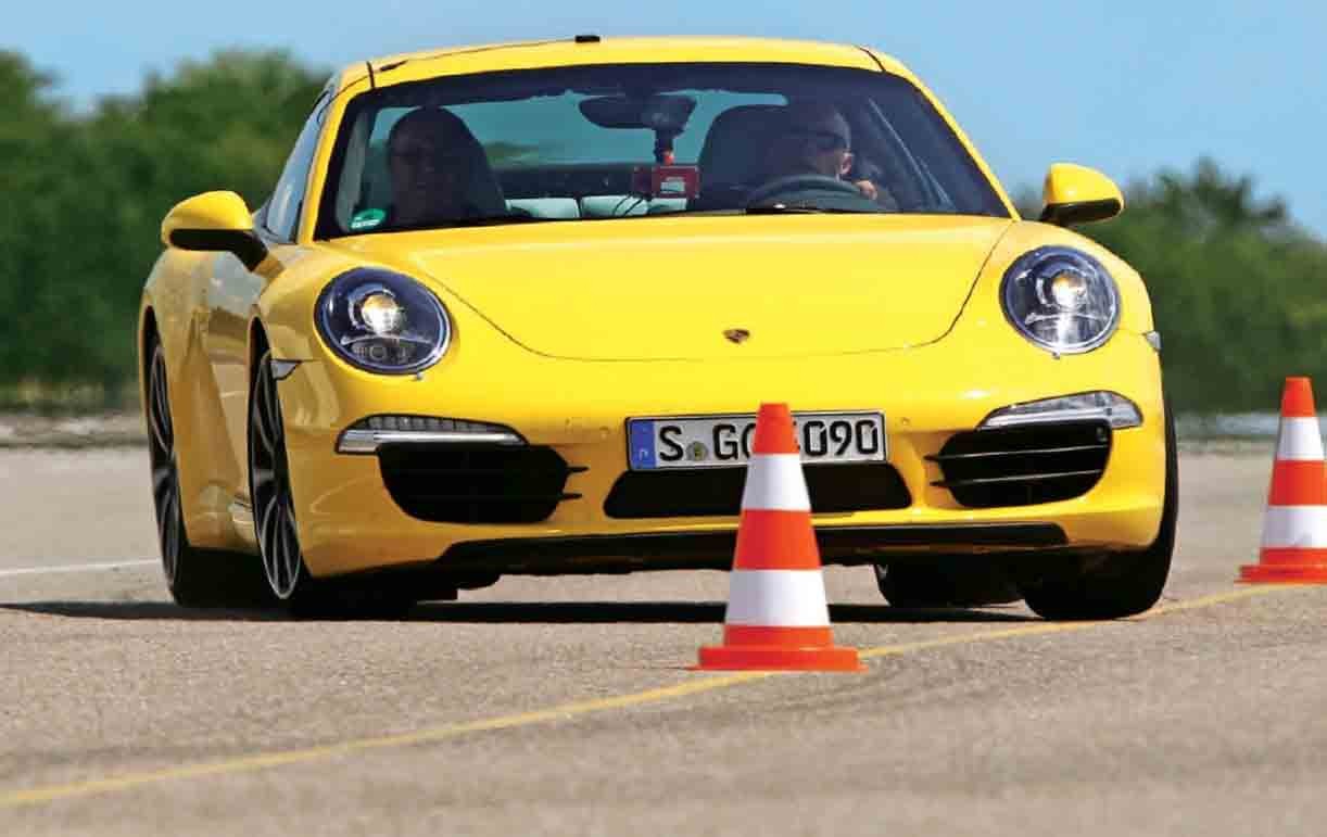 昔日霸主保时捷911卡雷拉3.2狂暴试驾视频