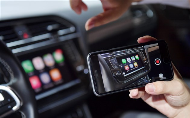 通向全面互联:大众汽车品牌全智能手机镜像科技于世界