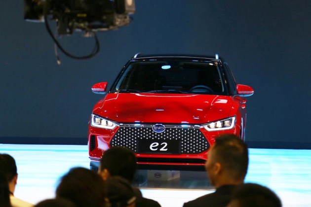 e系列旗下第三款新车比亚迪e2正式亮相龙脸造型延续