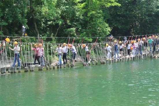 得意达起亚临海江南大峡谷穿越 漂流 烧烤