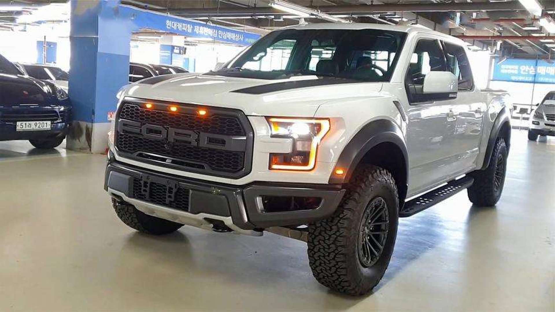 2021款福特猛禽f150入库实拍,详细了解配置