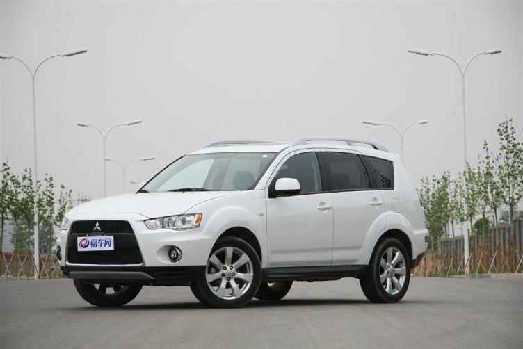图库 汽车图片 三菱 进口三菱 欧蓝德ex劲界(进口)