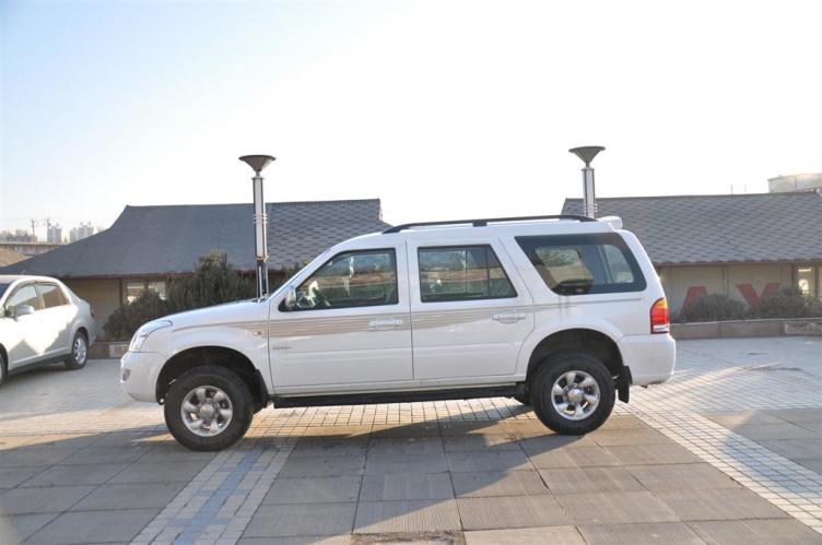 黄海挑战者 2011款 2.0l 手动 豪华型 dd6490p(汽油版)