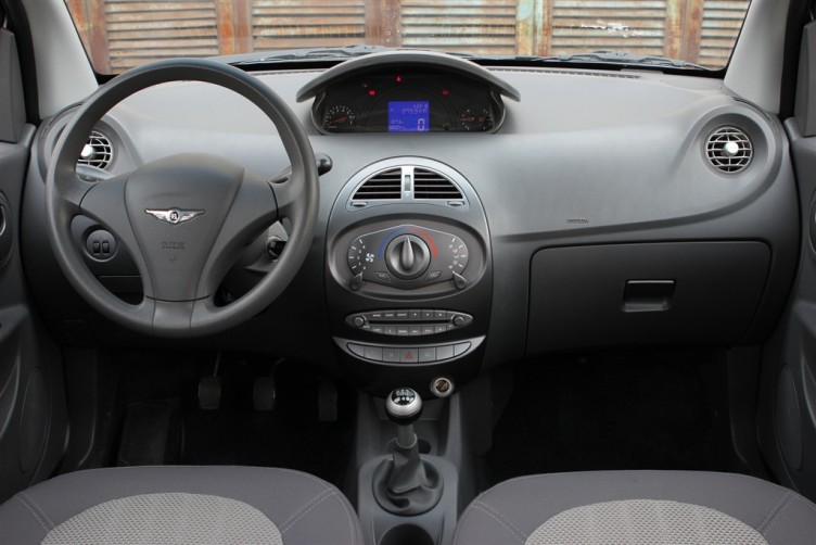 2012款 瑞麒x1 1.5l 手动 豪华型