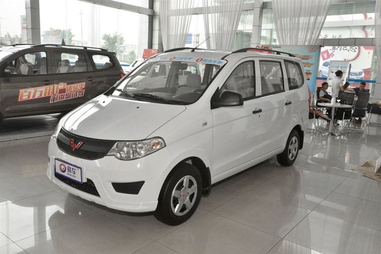 五菱宏光s 2015款 1.2l 手动 基本型 国四