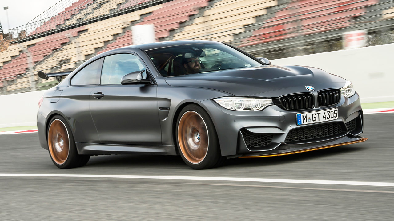 全新宝马m4gts赛道过弯引擎嘶吼