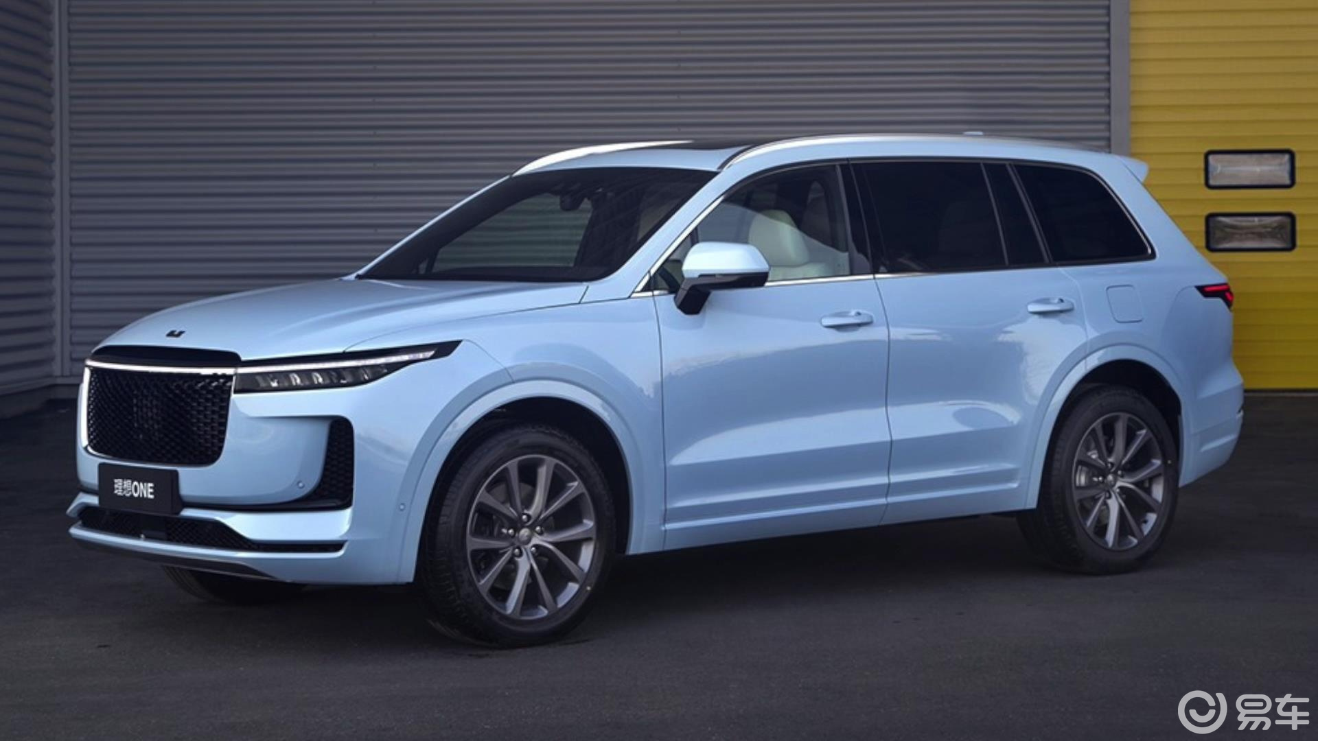 新款理想one在外观造型上将延续现款车型的设计