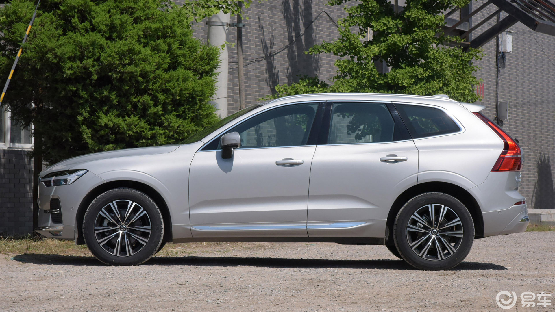 大学刚毕业,沃尔沃xc60值得买吗?性价比高吗?