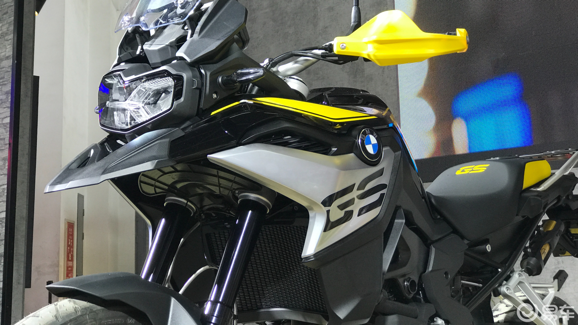 全新bmw f 850 gs 40周年纪念版摩托展首秀,让骑士种草的又一越野利器