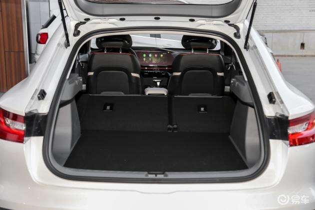 当前位置:>易车>宝骏rc-6车尾摘要>摘要详情>宝骏rc-6后备厢空间表现