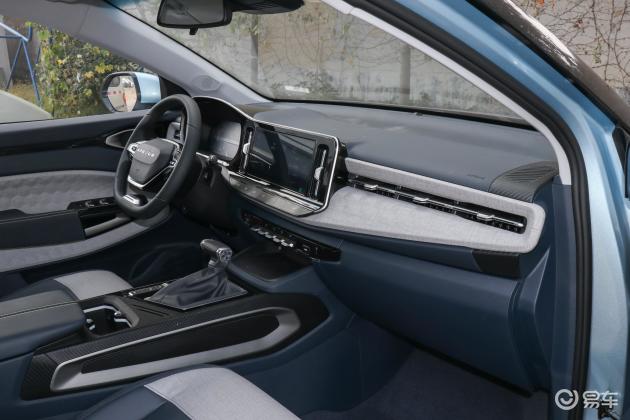 宝骏rm-5内饰-后排-驻车-易车