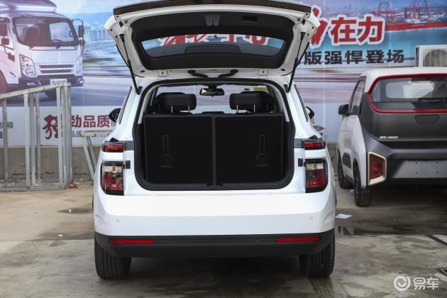 当前位置:>易车>宝骏rm-5车灯摘要>摘要详情>宝骏rm-5后备厢空间的