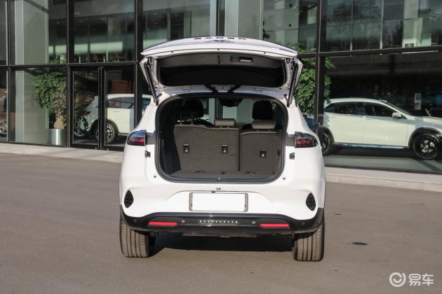 当前位置:>易车>腾势x插电混动车头摘要>摘要详情>腾势x 插电混动空间