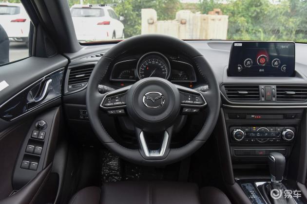 >易车>马自达cx-4车尾摘要>摘要详情>先看下马自达cx-4的外观,马自达