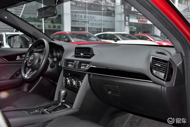 马自达cx-4内饰-后排-驻车-易车