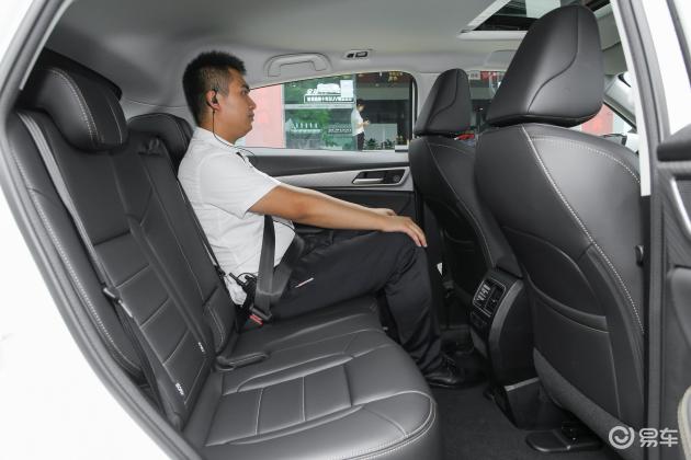 哈弗f7x内饰后排雷达